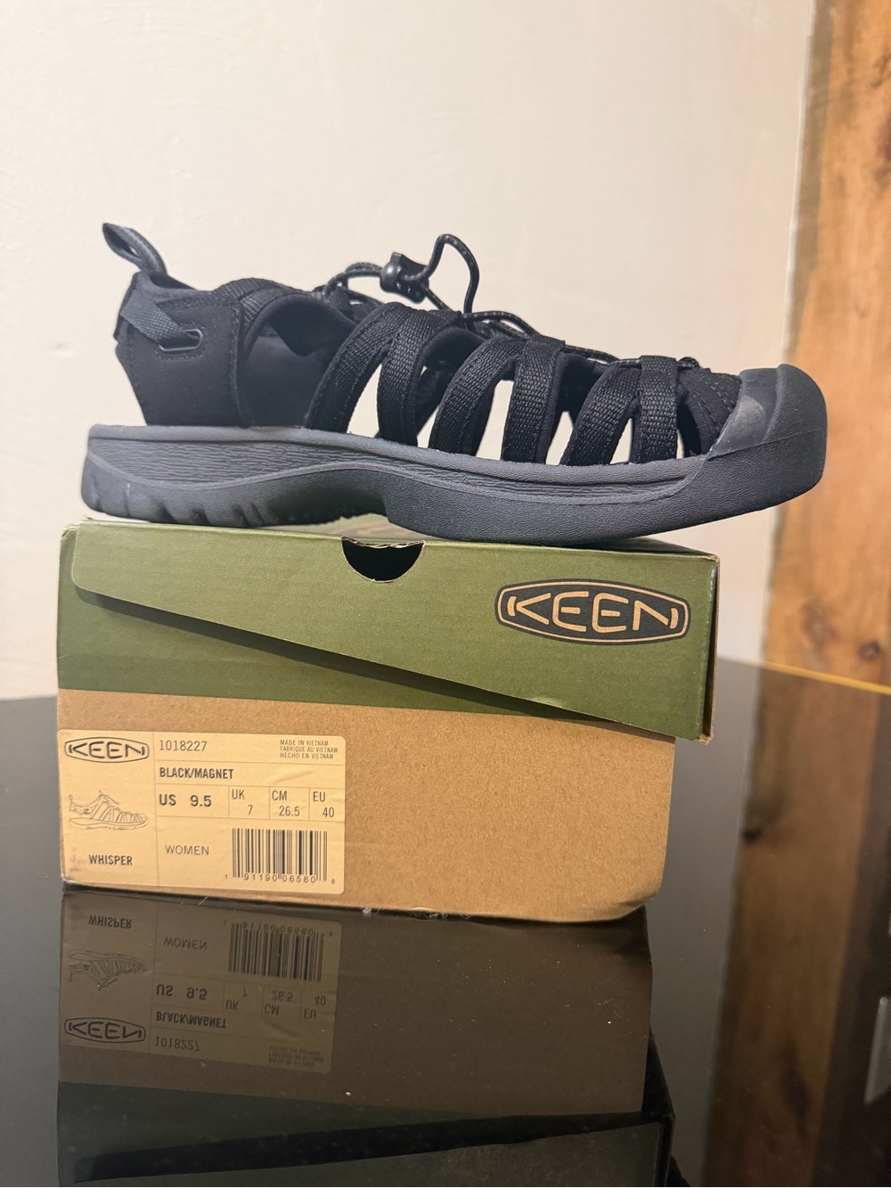 KEEN Whisper Sandal - Women’s 9.5 Black/Magnet